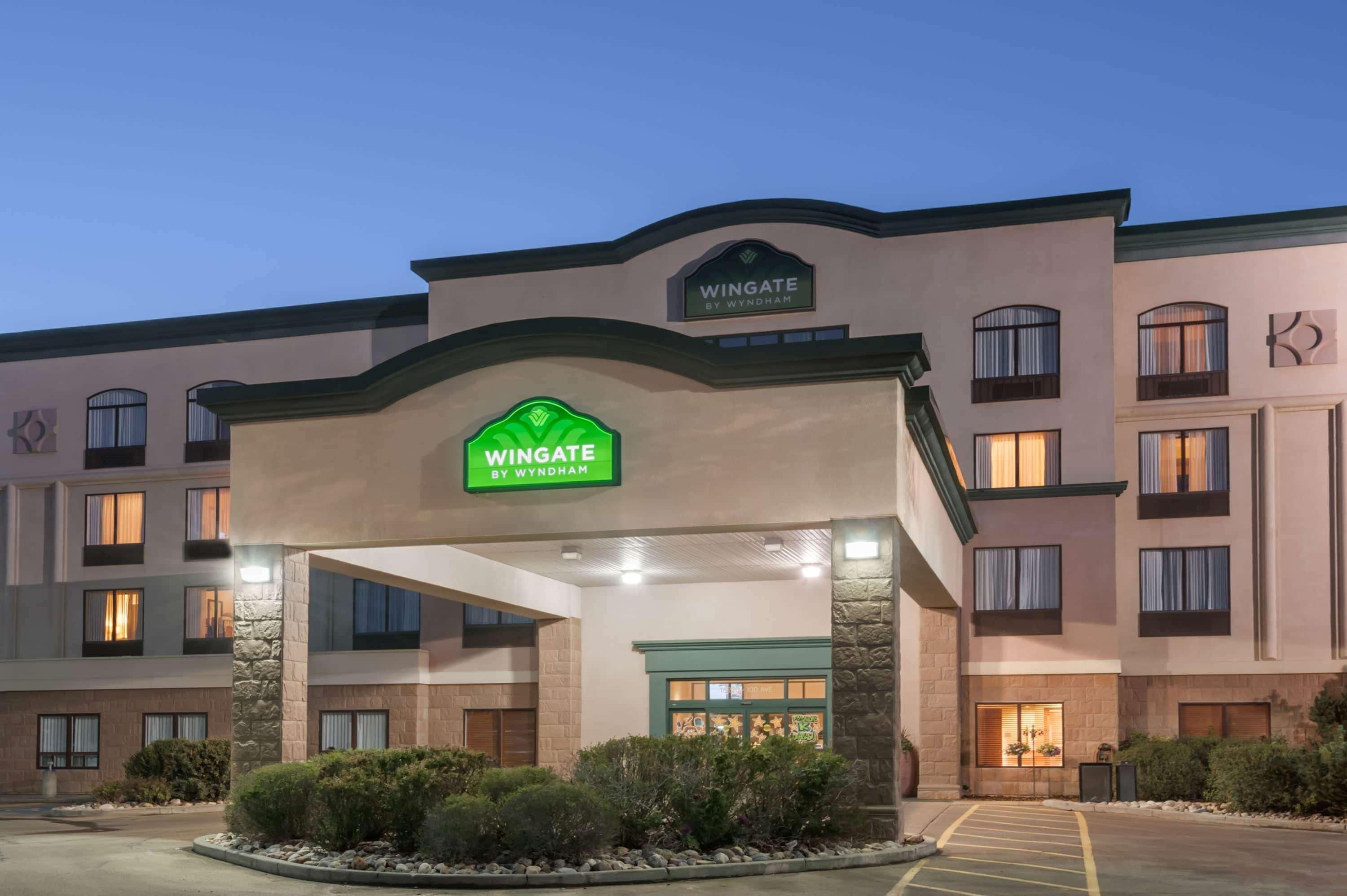 Wingate By Wyndham - Edmonton West Hotell Exteriör bild