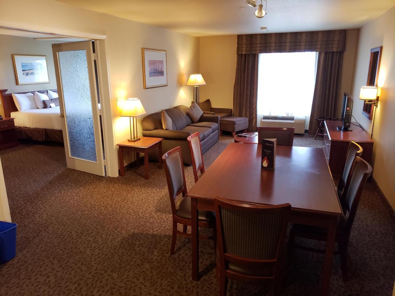 Wingate By Wyndham - Edmonton West Hotell Exteriör bild