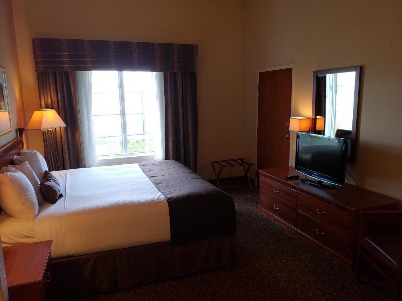 Wingate By Wyndham - Edmonton West Hotell Exteriör bild